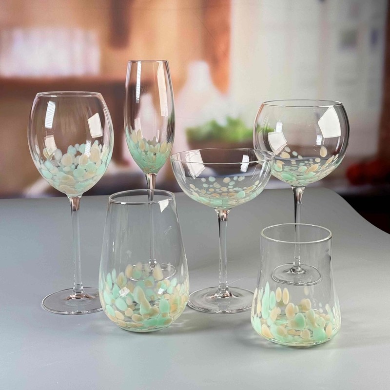 kualitas Brown Customized Hand Blown Half Confetti Lead Free Crystal Wine Glass Goblet Set Stylish Durable Pilihan Untuk Layanan Minuman pabrik