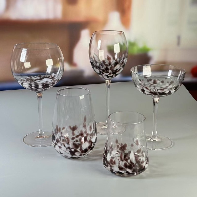 kualitas Customized Hand Blowned Half-confetti Lead Free Crystal Wine Glass Set pabrik