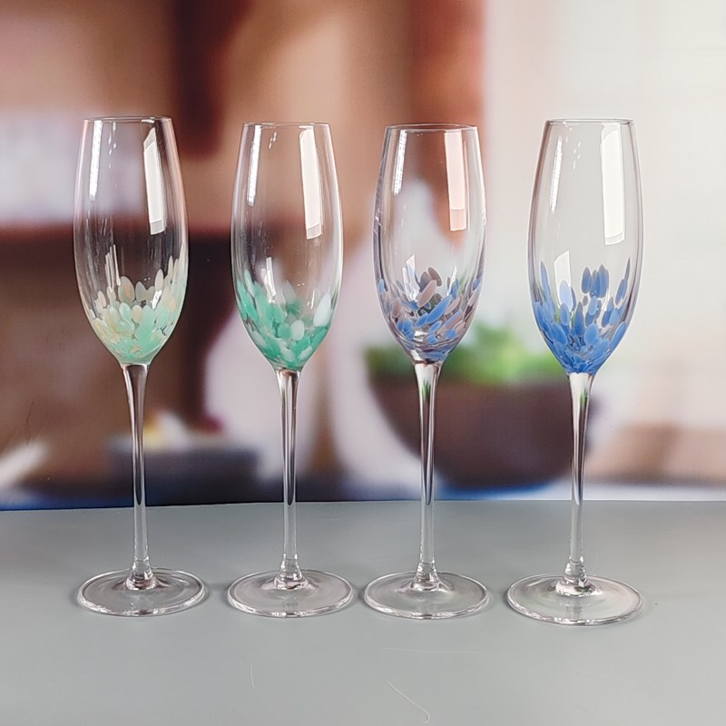 kualitas Customized Hand Blowned Half-confetti Lead Free Crystal Wine Glass Set pabrik