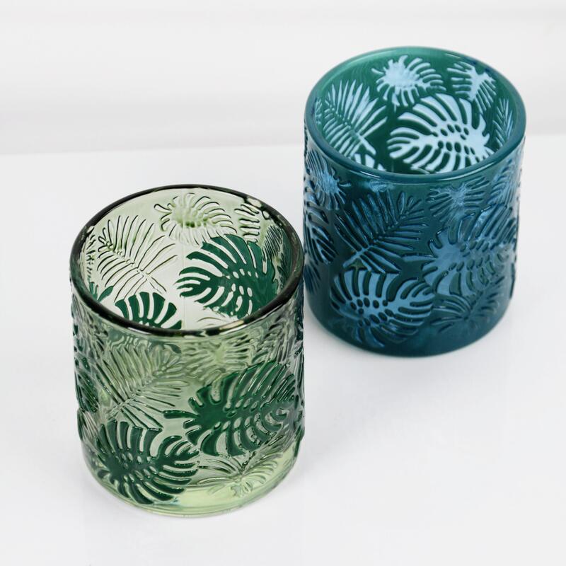 kualitas Embossed Tropical Monstera Leaf Glass Candle Holder with 200ml Capacity in Lead-Free Crystal Glass pabrik