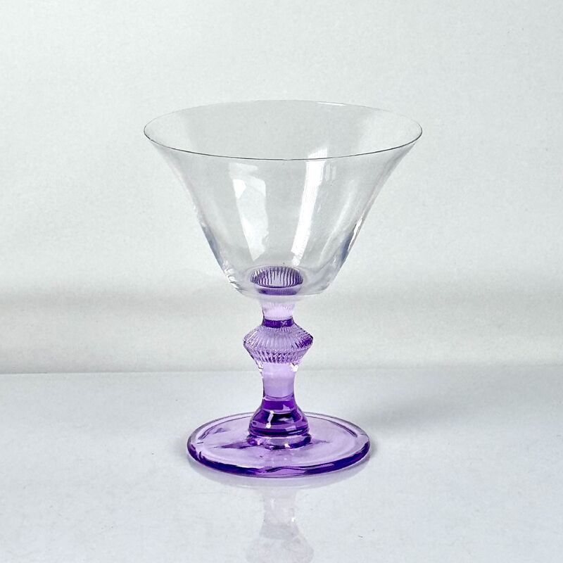 kualitas 4‑Pack Vintage Purple Stem Wine Glasses, Assorted Shapes Clear Cup with Decorative Purple Stem, Handblown Glass Goblets for Wedding Party Home Tabletop Decoration pabrik