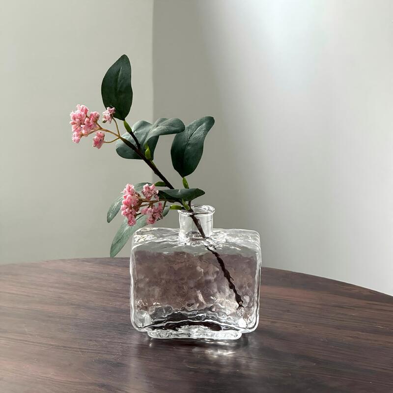 kualitas Rectangular Clear Hammered Glass Vase - Modern Minimalist Decorative Flower Vase for Table Centerpiece pabrik
