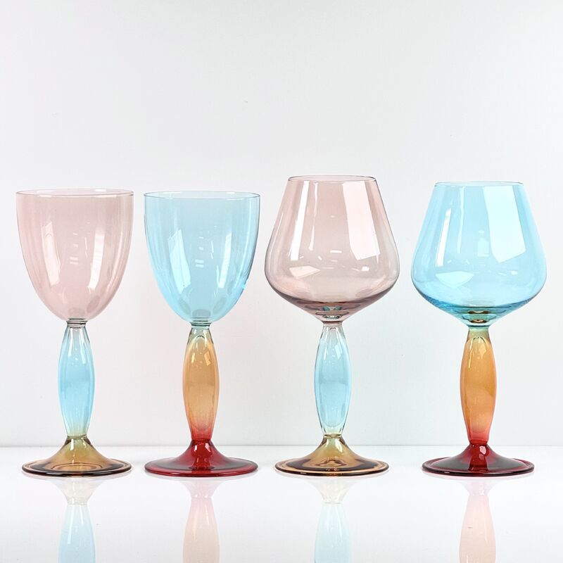 Kualitas Hand-Blown Gradient Color Borosilicate Wine Glasses, Multi-Color Artistic Stem Goblets for Wine, Cocktail, Home Bar & Party Decor pabrik