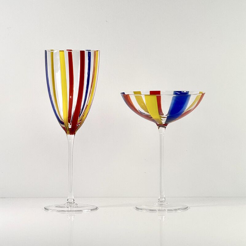Kualitas Hand Blown Art Glass Goblet & Coupe Glass Set, Vibrant Red Yellow Blue Vertical Cane Stripes Murano Style Stemmed Wine & Martini Glasses for Bar, Party & Gift pabrik