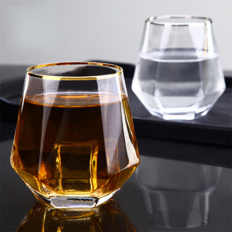 kualitas Diamond Geometric Gold Rim Crystal Glass Tumblers , Glass Drinking Cup pabrik