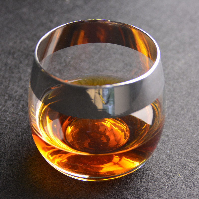 kualitas Round Handmade Whiskey Glass pabrik