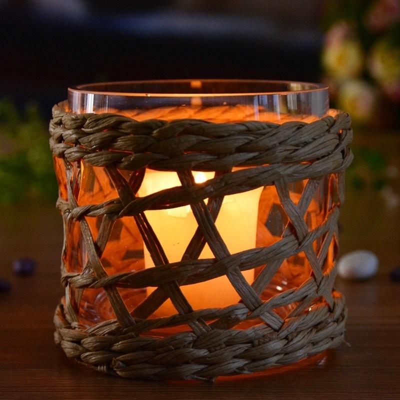 kualitas Round Creative Glass Candle Holders With Wicker Sleeve pabrik