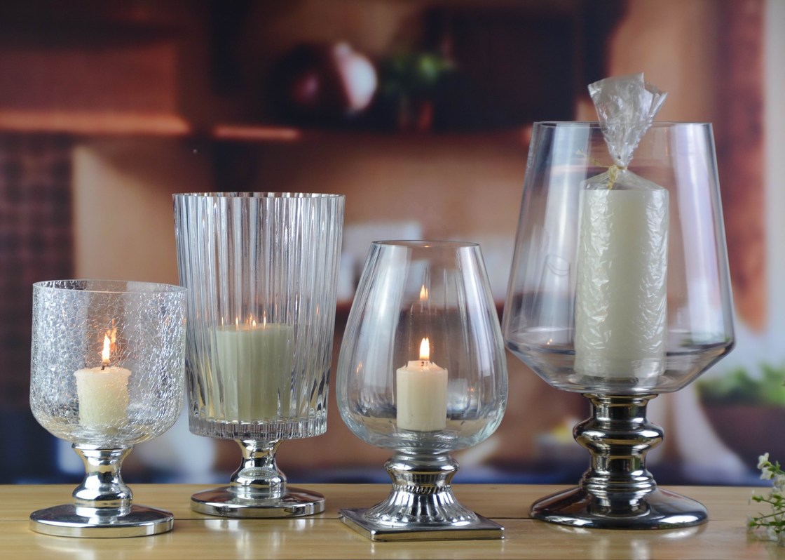 kualitas Handmade Ancient Pillar Candle Holders With Silver Foot pabrik