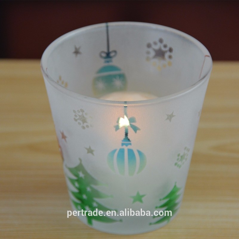 kualitas Frosted Color Pattern Vintage Glass Candle Holders For Christmas pabrik