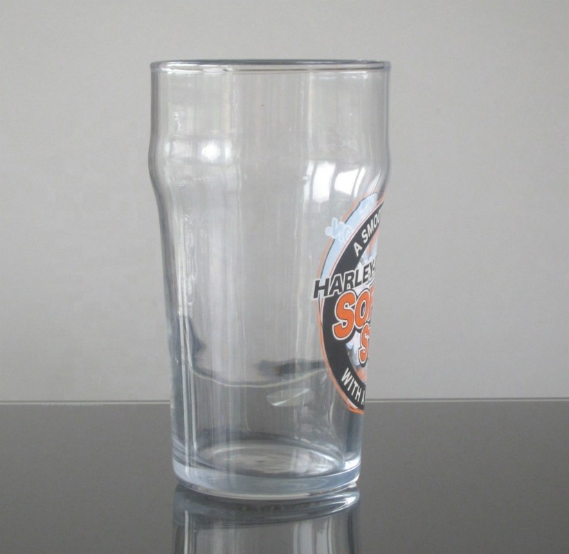 kualitas British Style Elegant 20 Ounce Pint Beer Glasses pabrik