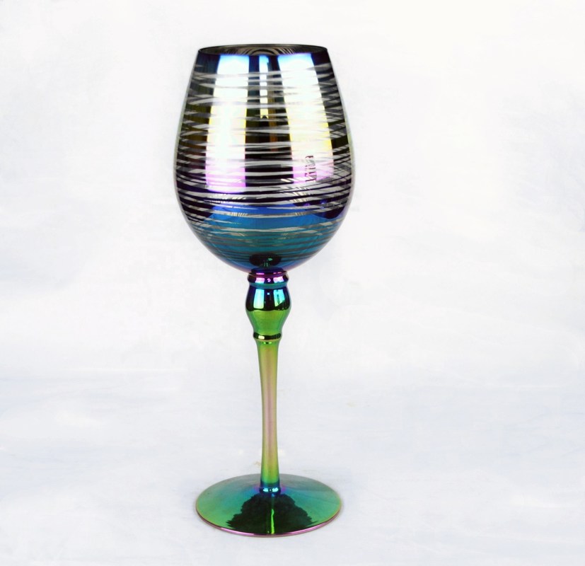kualitas Laser Circles Pattern Iridescent Crystal Wine Glass With Pearl Stem pabrik