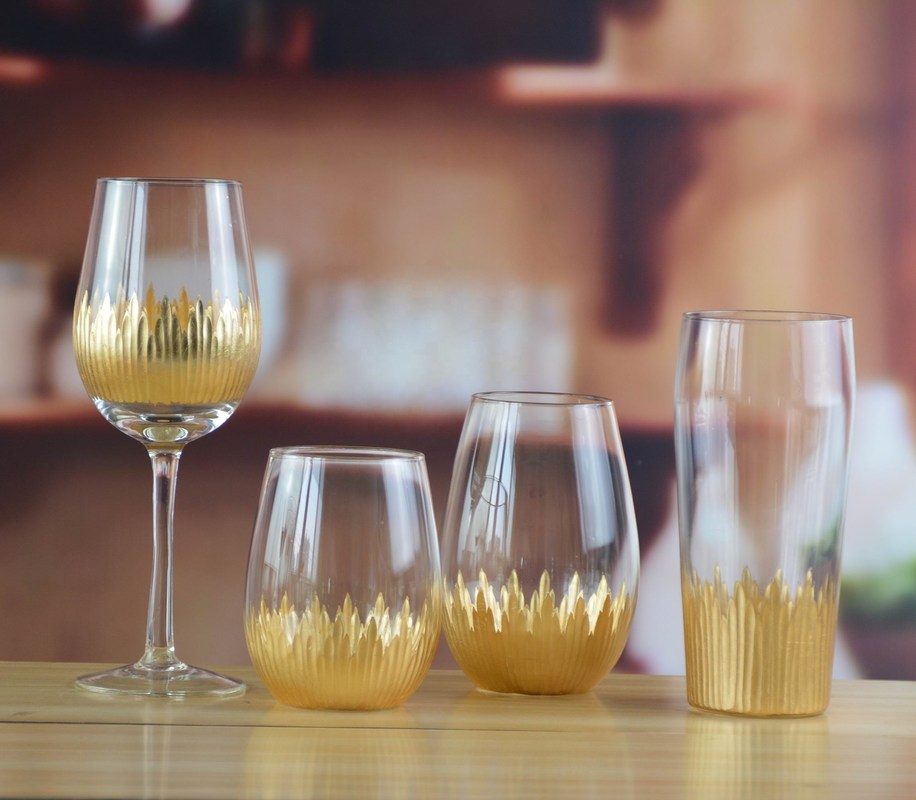 kualitas 450ml Gold Cutted Honeycomb Stemless Crystal Wine Glass pabrik