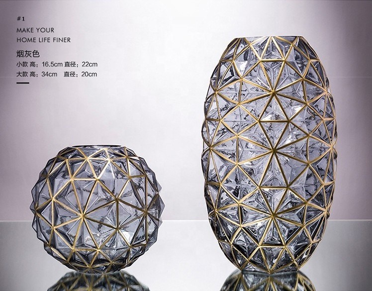 kualitas Creative Handpainted Decorative Glass Vase For Wedding pabrik