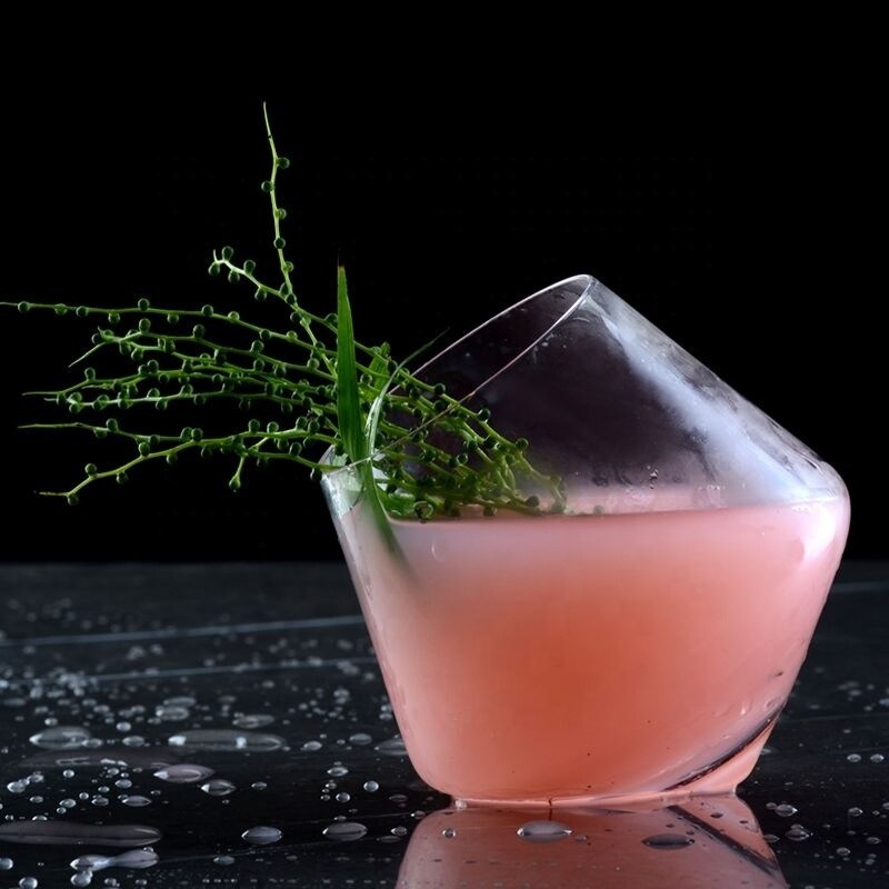 kualitas New Style Unique Shaped Crystal Whiskey Glasses , Tumbler Drinking Glass For Home pabrik