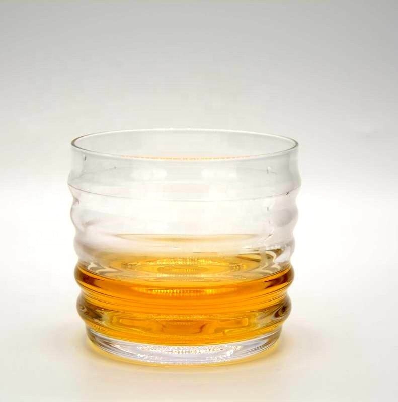 kualitas Anti Skidding Handmade Whiskey Glass With Wave Pattern pabrik