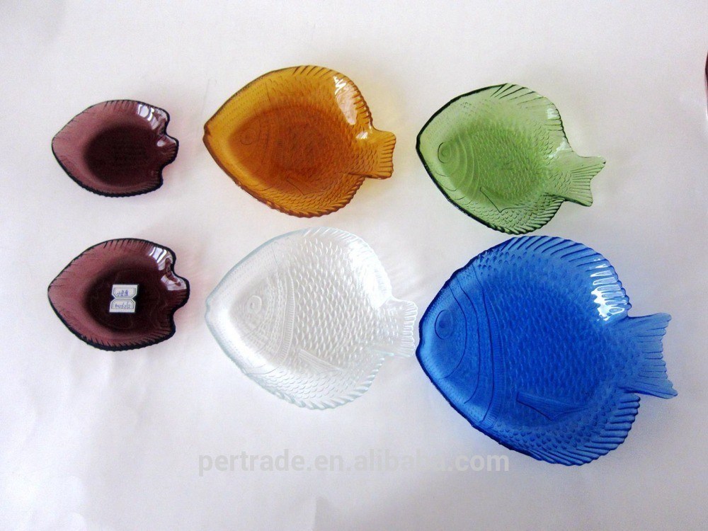 kualitas Fish Shaped Embossed Colorful Glass Charger Plates pabrik