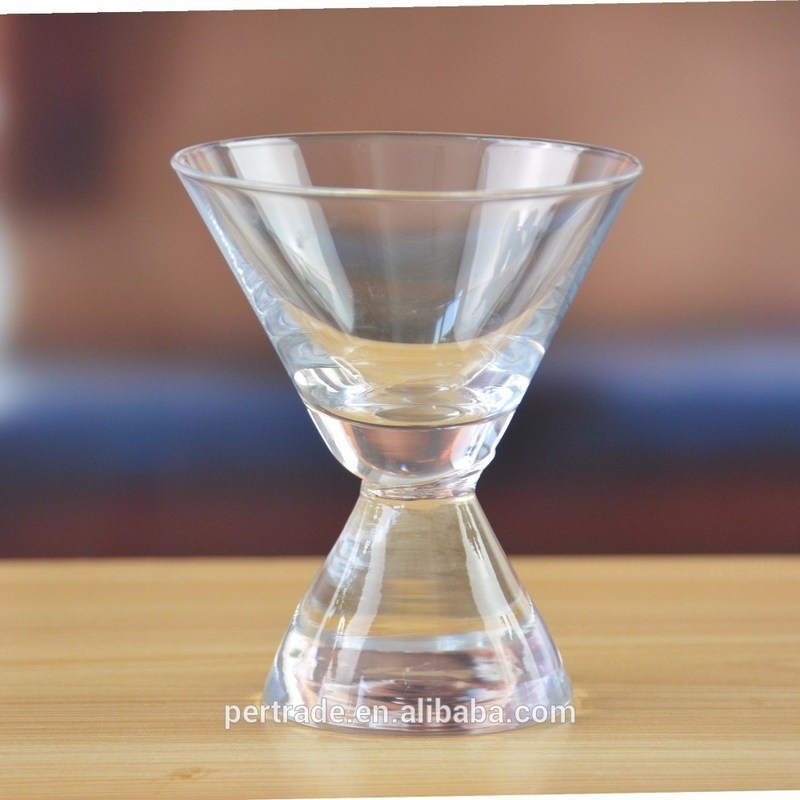 kualitas 80ml Heavy Duty Cone Stem Vintage Crystal Martini Glasses pabrik