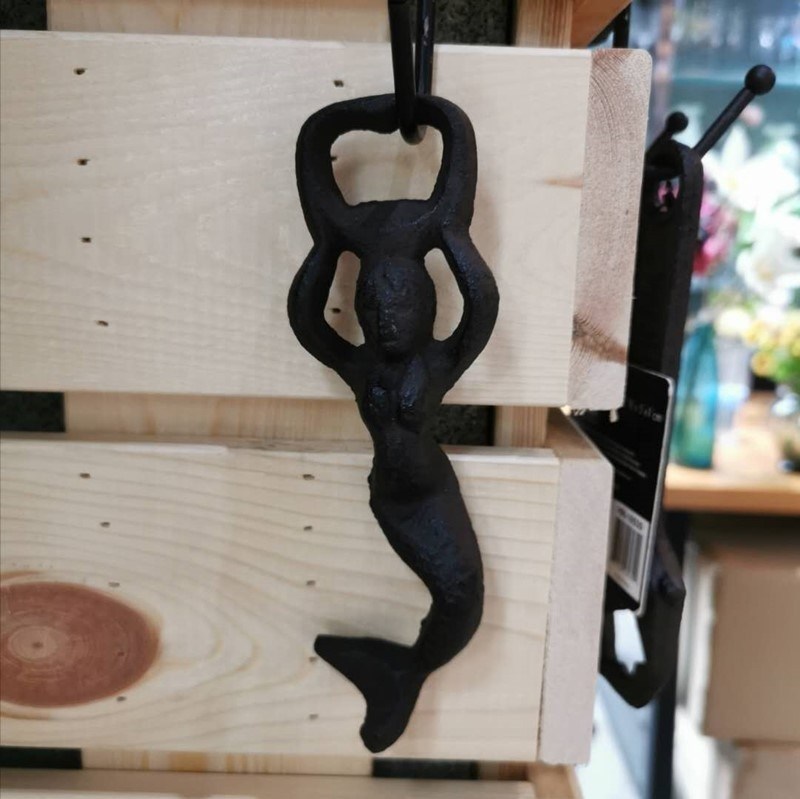 kualitas Customized Mermaid Cast Iron Wine Bottle Opener For Bar pabrik