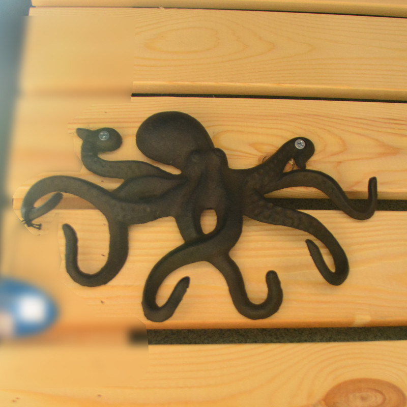 kualitas Wall Mounted Creative Octopus Cast Iron Hat Hooks pabrik