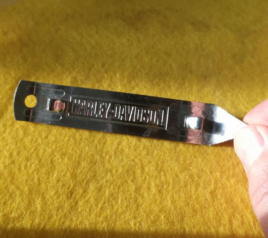 kualitas Embossed Brands Logo Vintage Stainless Steel Bottle Opener pabrik