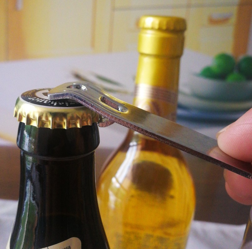 kualitas Embossed Brands Logo Vintage Stainless Steel Bottle Opener pabrik