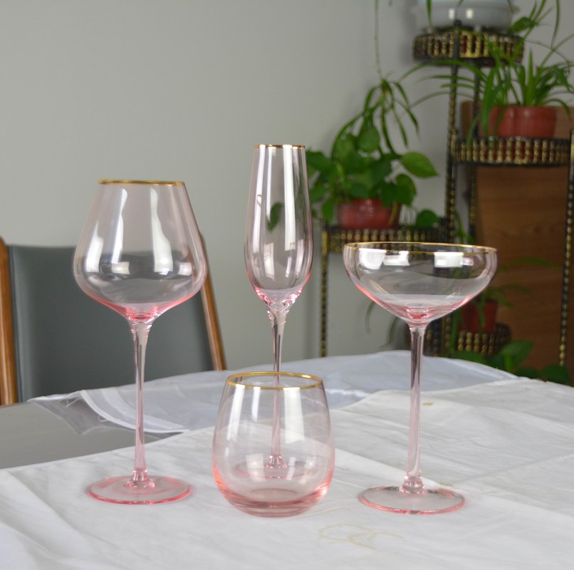 kualitas Pink Crystal Cocktail Glasses pabrik