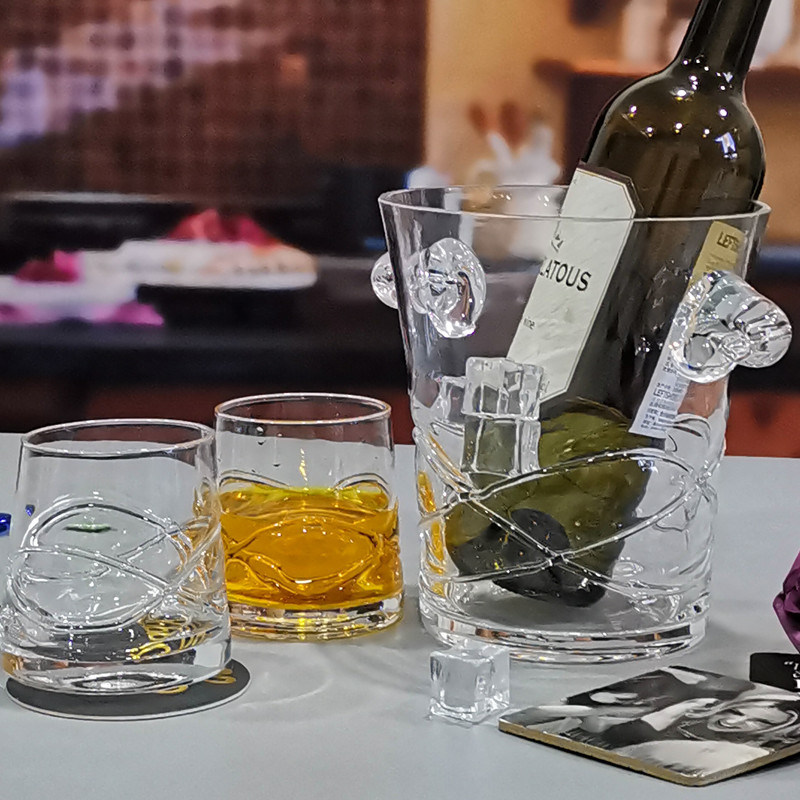 kualitas Inlaid Arc Design Handmade Whiskey Glass pabrik