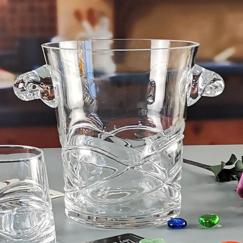 kualitas Unique Handmade Whiskey Glass With Inlaid Eyes Design pabrik