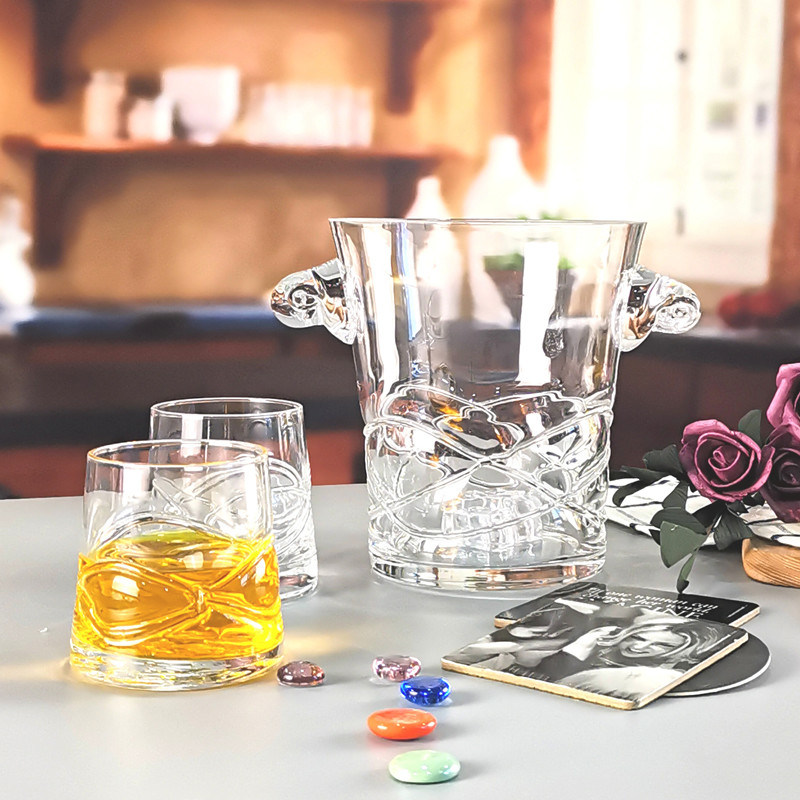 kualitas Unique Handmade Whiskey Glass With Inlaid Eyes Design pabrik