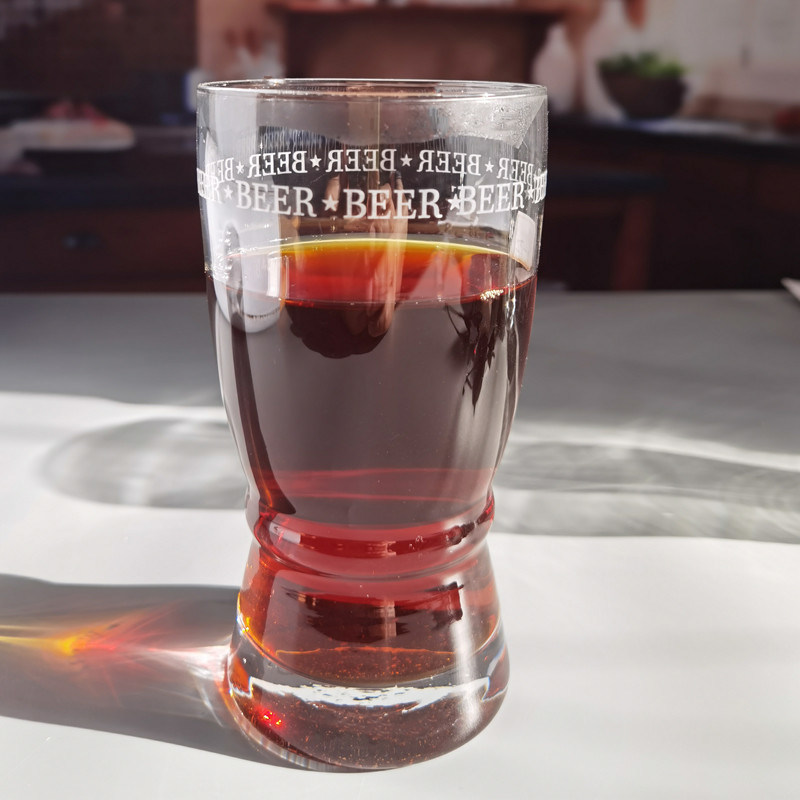 kualitas Creative Big Mouth Pub Craft Beer Glasses With Circle Logo Decoration pabrik