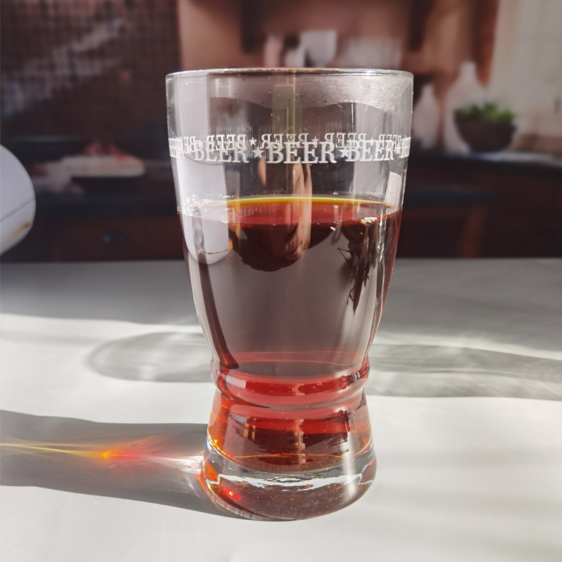 kualitas Creative Big Mouth Pub Craft Beer Glasses With Circle Logo Decoration pabrik