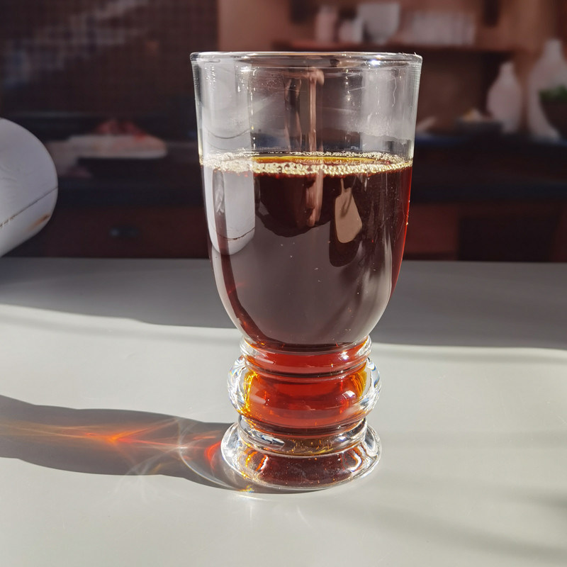 kualitas 550ml Retro Style Craft Beer Tulip Glasses With Handle Bottom pabrik