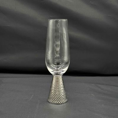 kualitas Lead Free Crystal Electroplate Diamond Base Wine Glass Set Featuring Modern Art Style Unik Sempurna Untuk Makan Elegan Dan Acara Khusus pabrik