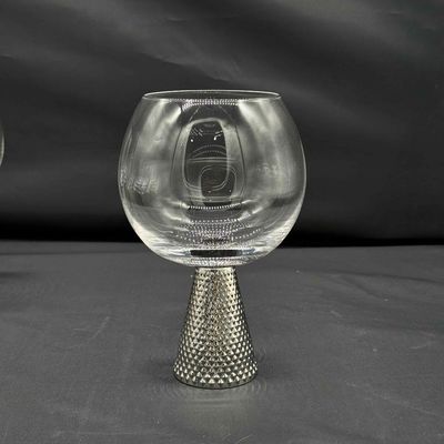 kualitas Lead Free Crystal Electroplate Diamond Base Wine Glass Set Featuring Modern Art Style Unik Sempurna Untuk Makan Elegan Dan Acara Khusus pabrik