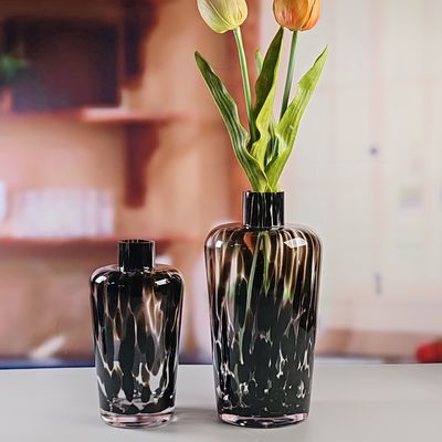 kualitas Handmade Amber Glass Vase Modern Unique Vase for Table Centerpiece Decorative Flower Vases for Home Office Wedding(S size) pabrik
