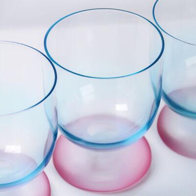 kualitas Gelas Anggur Kristal Tiup Tangan dengan Dasar Buram Gradien Dua Warna dan Kapasitas 300ml untuk Anggur Koktail dan Dekorasi Rumah pabrik