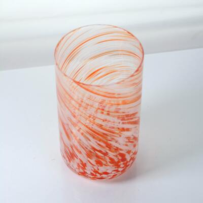 kualitas Orange Swirl Confetti Glass Cup yang Ditiup Tangan - Cangkir Minum Kerajinan untuk Wiski dan Koktail pabrik