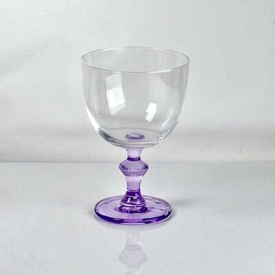 kualitas 4‑Pack Vintage Purple Stem Wine Glasses, Assorted Shapes Clear Cup with Decorative Purple Stem, Handblown Glass Goblets for Wedding Party Home Tabletop Decoration pabrik
