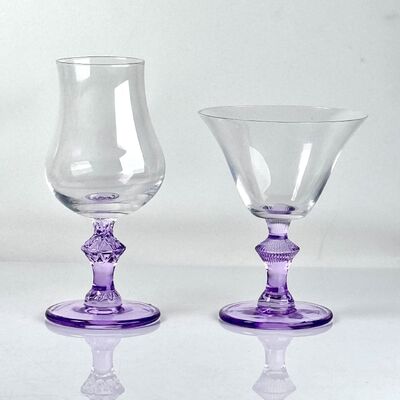 kualitas 4‑Pack Vintage Purple Stem Wine Glasses, Assorted Shapes Clear Cup with Decorative Purple Stem, Handblown Glass Goblets for Wedding Party Home Tabletop Decoration pabrik