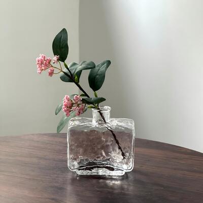 kualitas Rectangular Clear Hammered Glass Vase - Modern Minimalist Decorative Flower Vase for Table Centerpiece pabrik