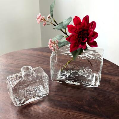 kualitas Rectangular Clear Hammered Glass Vase - Modern Minimalist Decorative Flower Vase for Table Centerpiece pabrik