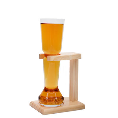 kualitas Craft Beer Glasses With Wooden Stand pabrik