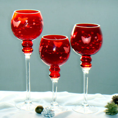 kualitas Tulip Shape Long Stem Candle Holders With Engrave Pattern pabrik