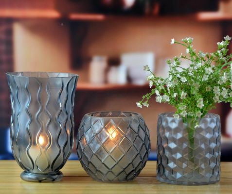 kualitas 8" Grey Embossed Fence Pattern Glass Candle Holders pabrik