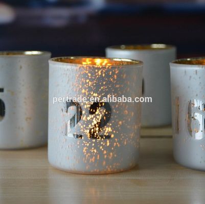 kualitas Electroplated Matte Glass Candle Holders With Morden Pattern pabrik