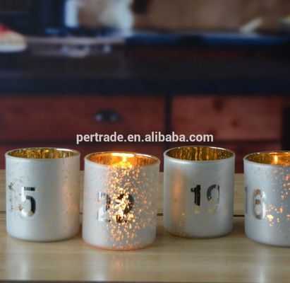 kualitas Electroplated Matte Glass Candle Holders With Morden Pattern pabrik