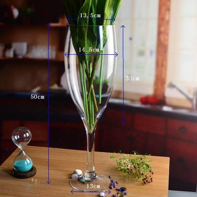 kualitas Europe Style Long Stem Glass Vase Centerpiece For Party pabrik