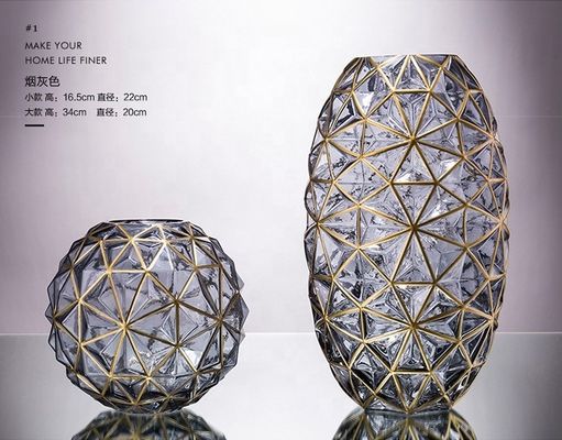 kualitas Creative Handpainted Decorative Glass Vase For Wedding pabrik