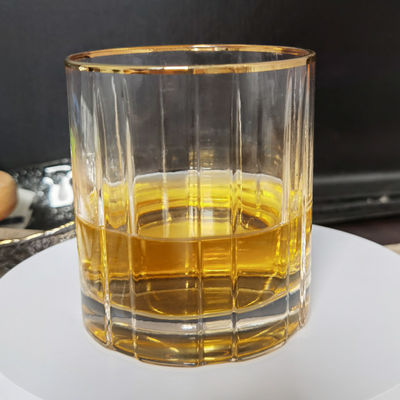 kualitas Customized Gold Rim Whole Set Handmade Whiskey Glass pabrik
