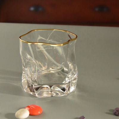 kualitas Irregular Handmade Whiskey Glass With Gold Rim pabrik